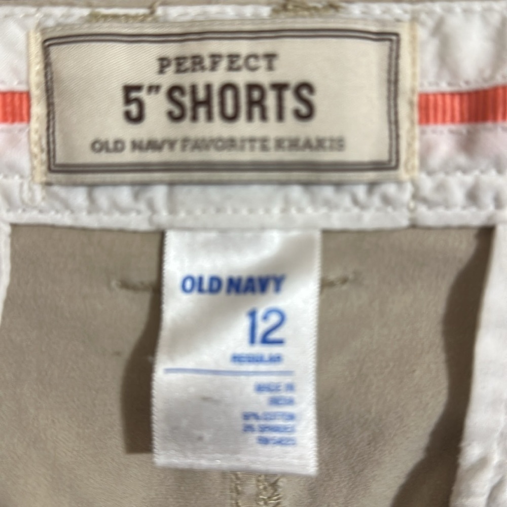Old Navy Perfect 5 Shorts Flat Front Khakis - Picture 3 of 5